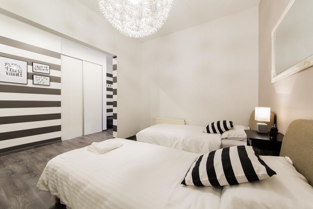 St.Roland Livu Square Apartment รีกา ภายนอก รูปภาพ