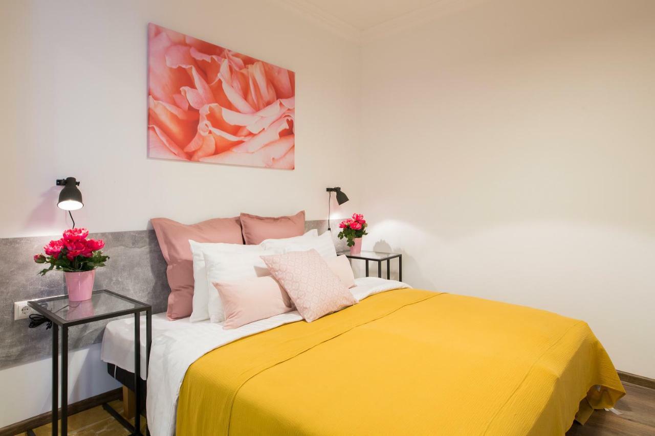 St.Roland Livu Square Apartment รีกา ภายนอก รูปภาพ