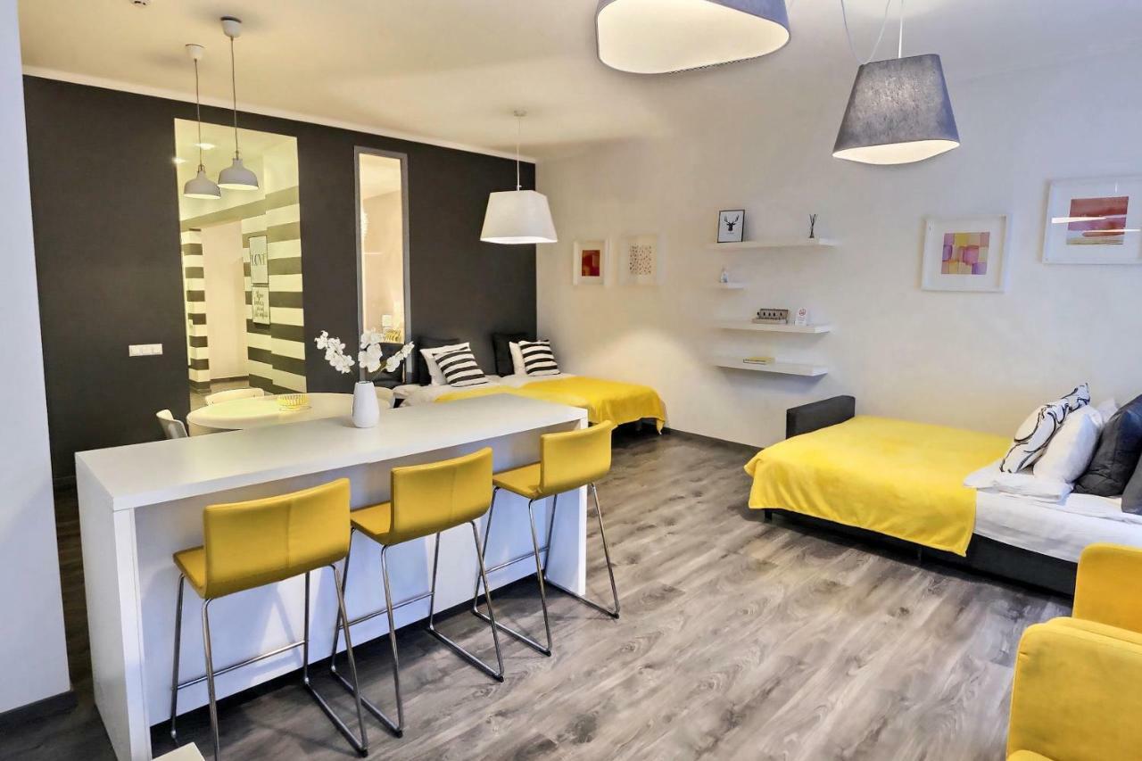 St.Roland Livu Square Apartment รีกา ภายนอก รูปภาพ