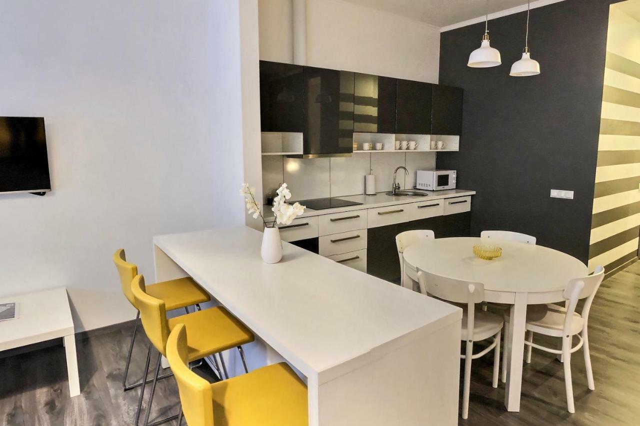 St.Roland Livu Square Apartment รีกา ภายนอก รูปภาพ